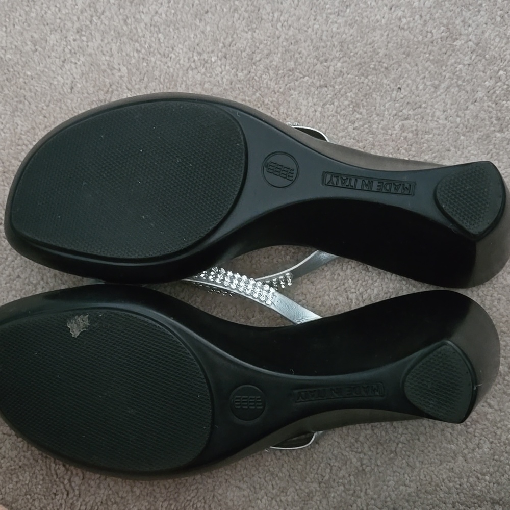 Italian Shoemakers Sandals - Picture 2 of 9